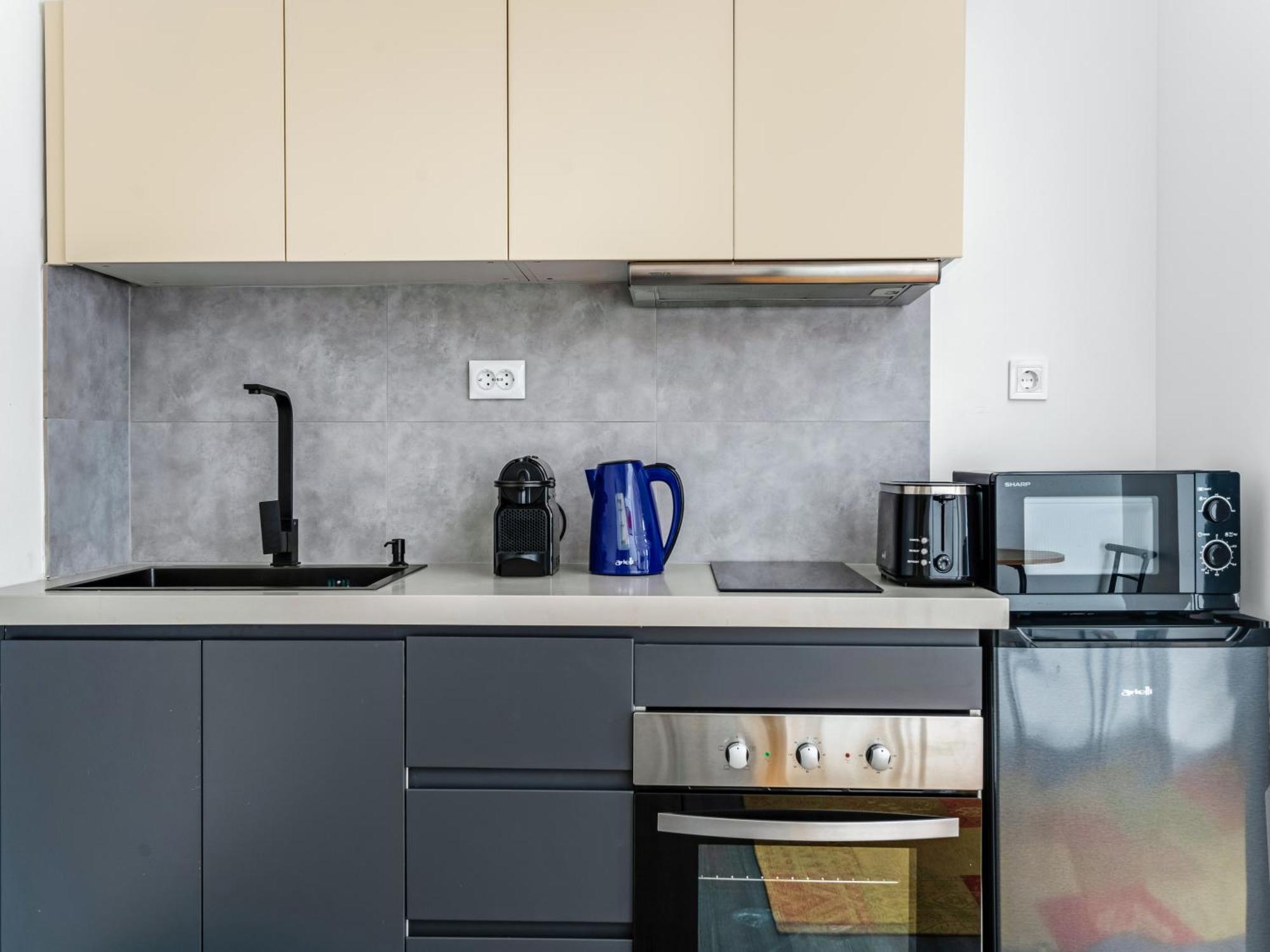 Yalarent Luxury Apartments In The Heart Of The City Афины Экстерьер фото