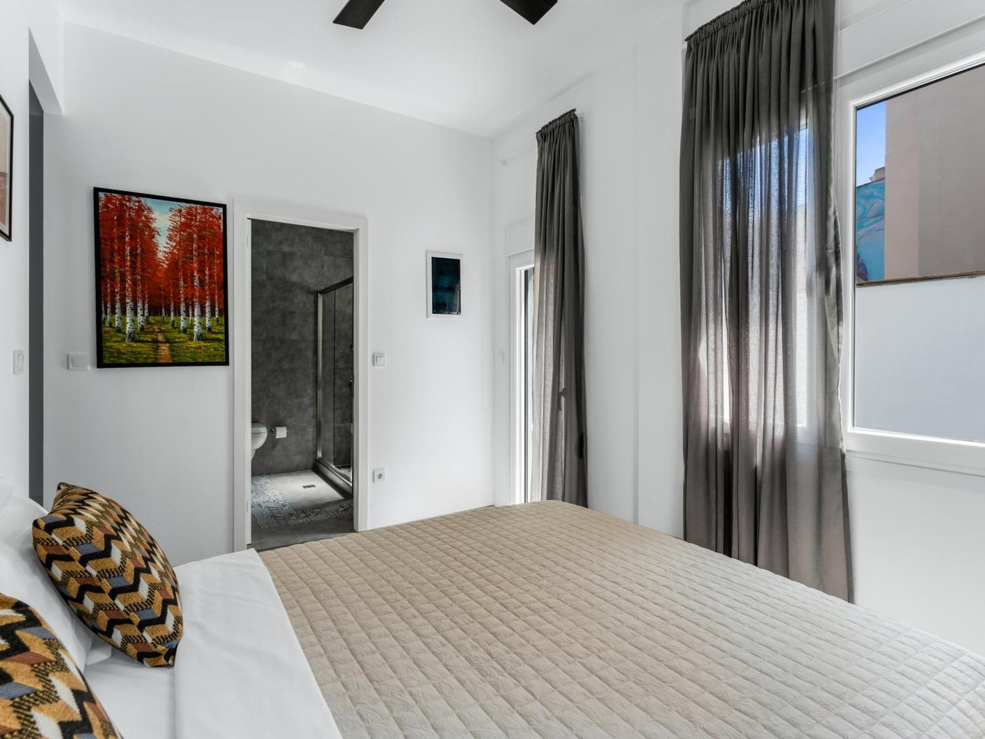 Yalarent Luxury Apartments In The Heart Of The City Афины Экстерьер фото