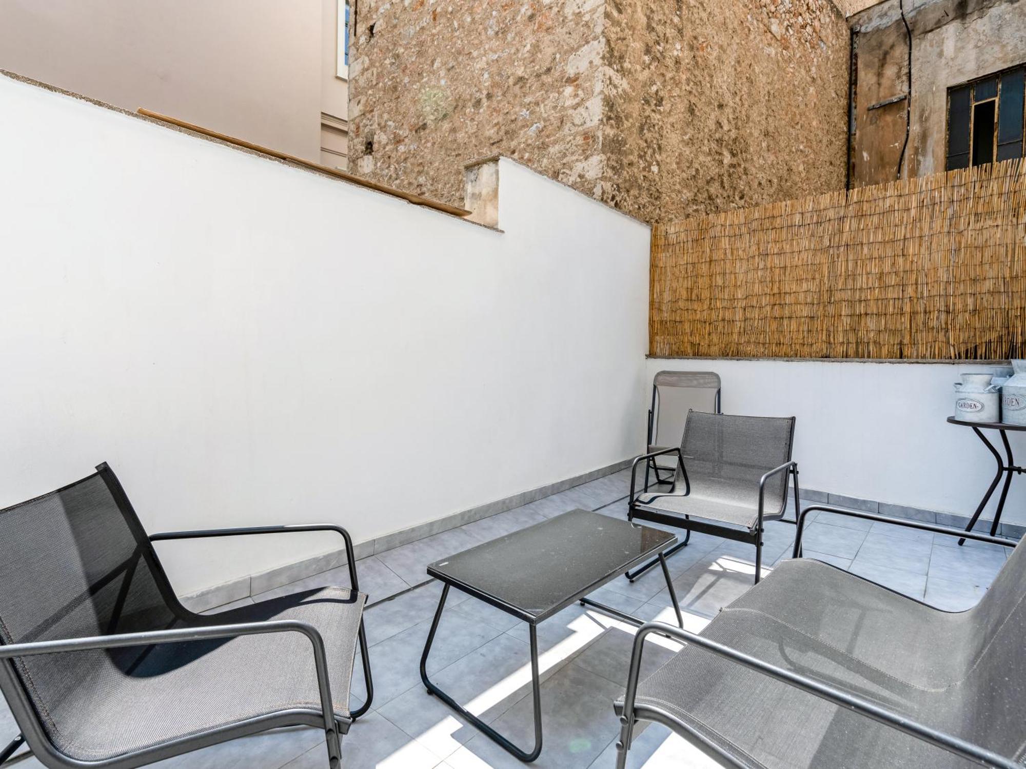 Yalarent Luxury Apartments In The Heart Of The City Афины Экстерьер фото